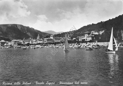 Cartolina Finale Ligure Panorama dal mare barca a vela 1957 | Immagine principale