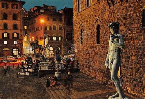 Cartolina Firenze Piazza Signoria 1970 particolare con statue notturno | Immagine principale
