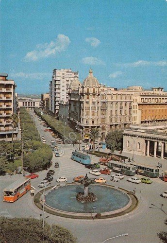 Cartolina Foggia Piazza Cavour dall'alto bus auto fontana anni '70
