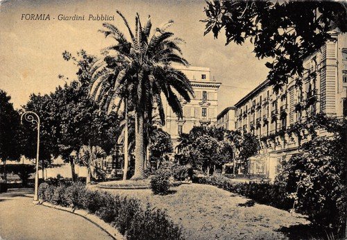 Cartolina Formia Giardini Pubblici 1952