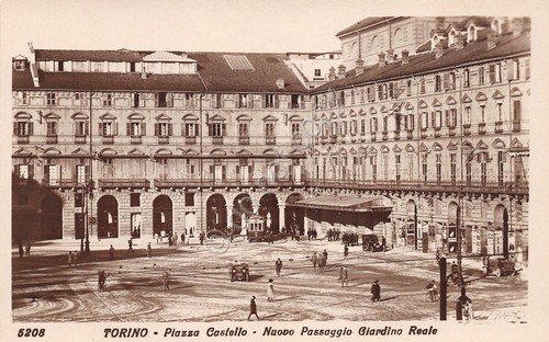 Cartolina fotografica Torino Piazza Castello Ed. Diena animata tram
