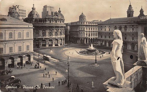 Cartolina Genova Piazza de Ferrari animata 1945 | Immagine principale