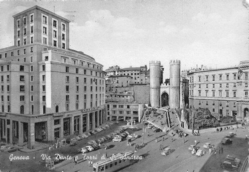 Cartolina Genova Via Dante Torri S. Andrea tram auto d'epoca | Immagine principale
