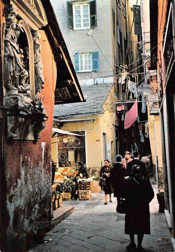 Cartolina Genova Via dei Macelli di Soziglia 1970 animata