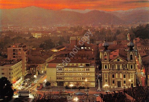 Cartolina Gorizia panorama della città notturno