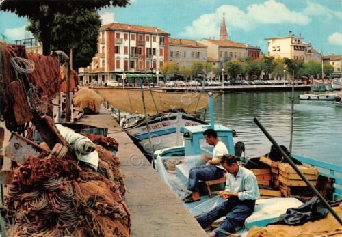 Cartolina Gorizia porto pescatori reti 1972