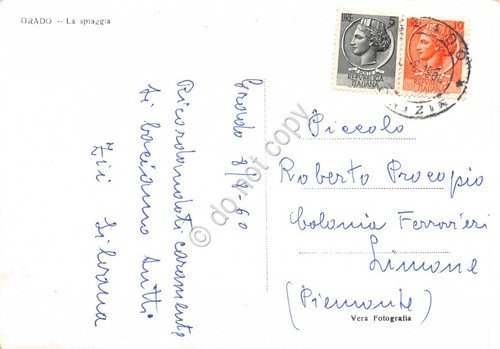 Cartolina Grado la spiaggia animata 1960