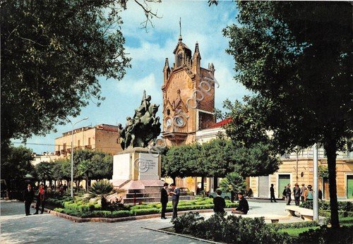 Cartolina Gravina Monumento ai Caduti 1966
