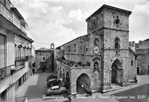 Cartolina Guardiagrele Duomo S. Maria Maggiore dall'alto auto 1965 | Immagine principale