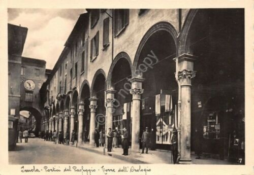Cartolina Imola Portici del Passeggio Torre dell'Orologio animata 1940
