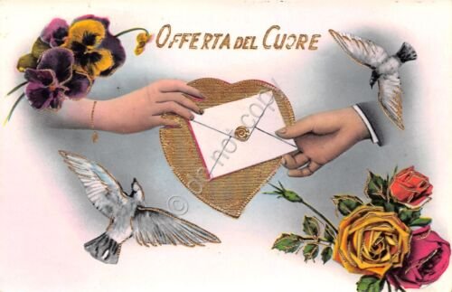 Cartolina innamorati Offerta del cuore oro in rilievo 1957