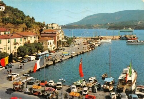 Cartolina Isola d'Elba Porto Azzurro 1974 auto d'epoca barche (Livorno) | Immagine principale