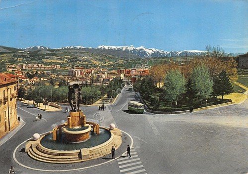 Cartolina L'Aquila Fontana luminosa 1966 Timbro PT | Immagine principale