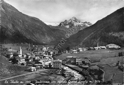 Cartolina La Thuile Panorama con Grand Assaly (Aosta)