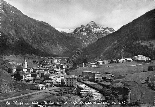 Cartolina La Thuile Panorama con Grand Assaly (Aosta)