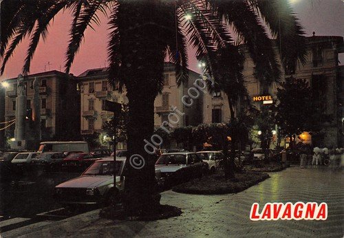 Cartolina Lavagna Via Vittorio Veneto Hotel Notturno (Genova) | Immagine principale