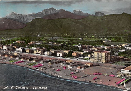 Cartolina Lido di Camaiore Panorama e spiaggia 1958