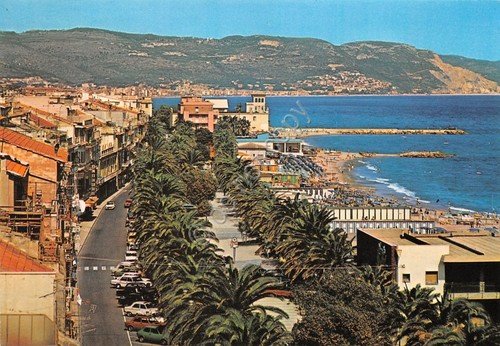 Cartolina Loano Passeggiata case auto stabilimenti timbro filatelico 1975 | Immagine principale