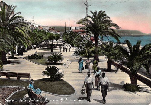 Cartolina Loano Viali a mare colorata 1958