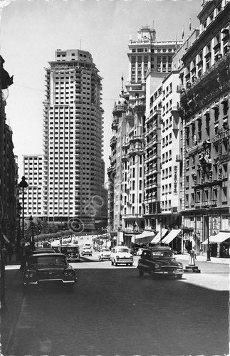 Cartolina Madrid Avenida de Josè Antonio auto 1960