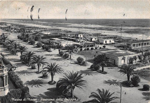 Cartolina Marina di Massa panorama spiaggia 1954