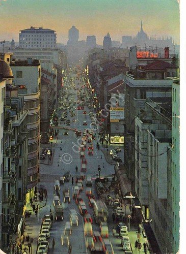 Cartolina Milano Corso Buenos Ayres notturno | Immagine principale
