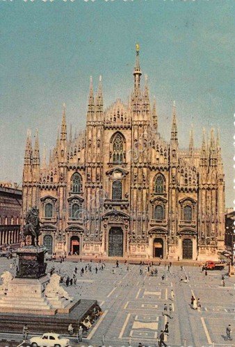 Cartolina Milano Duomo piazza auto d'epoca 1961