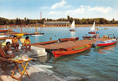 Cartolina Milano Idroscalo Punta dell'Est animata barche
