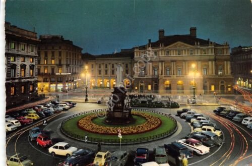 Cartolina Milano notturno Piazza della Scala auto monumento 1973