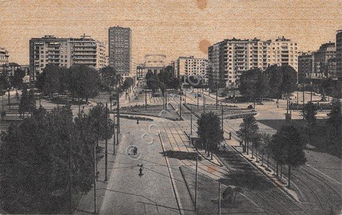 Cartolina Milano Piazza della Repubblica 1952 macchiata