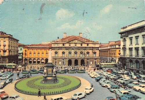 Cartolina Milano Piazza della Scala auto d'epoca e Taxi verdi … | Immagine principale