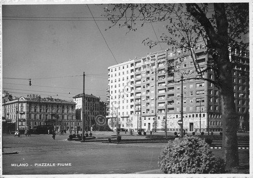 Cartolina Milano Piazza Fiume 1939 Timbro comprate una radio | Immagine principale