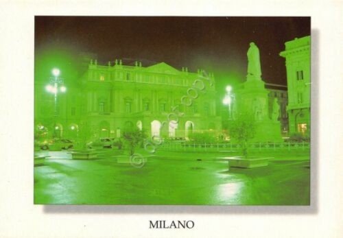Cartolina Milano Teatro alla Scala notturno luce verde