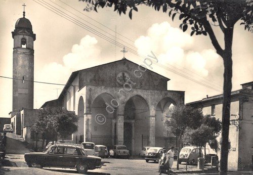 Cartolina Minturno Chiesa dell'Annunciata animata auto d'epoca anni '50