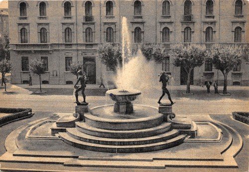 Cartolina Modena Fontana Monumentale Opera dei Graziosi 1962 | Immagine principale