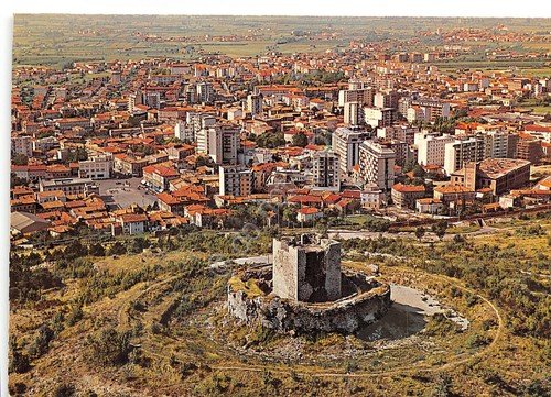 Cartolina Monfalcone la roccia e panorama del paese case edifici … | Immagine principale