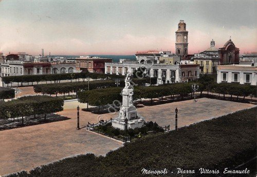 Cartolina Monopoli Piazza V. Emanuele 1955