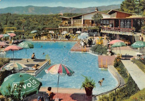 Cartolina Montecatini Terme Piscina Le Panteraie animata 1980 cca | Immagine principale