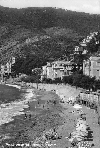 Cartolina Monterosso al Mare Fegina spiaggia animata 1960 (La Spezia)