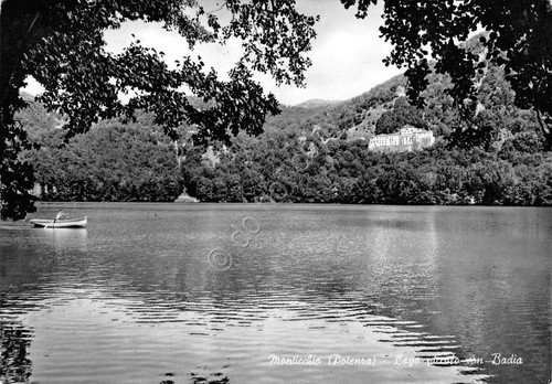 Cartolina Monticchio Potenza Lago piccolo con Badia | Immagine principale