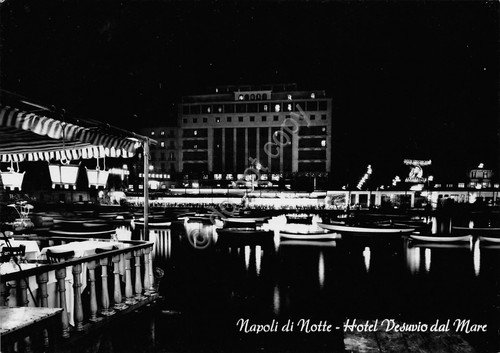 Cartolina Napoli Hotel Vesuvio dal mare notturno | Immagine principale