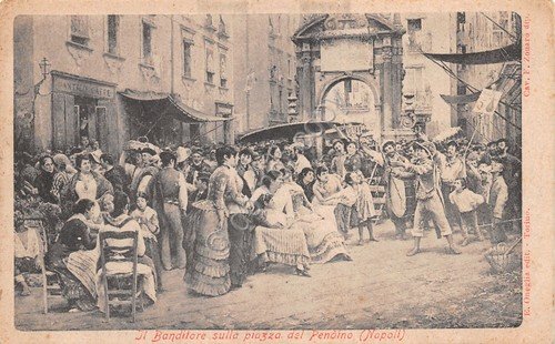 Cartolina Napoli Il banditore sulla Piazza del Pendino anni '30