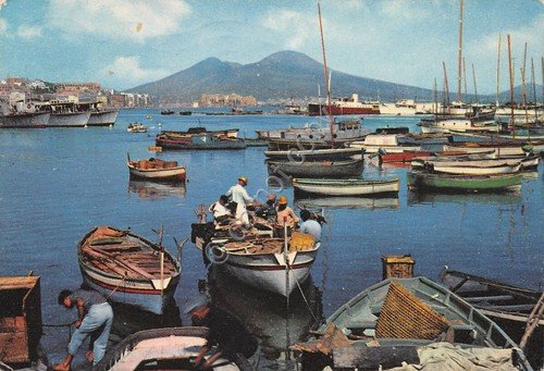 Cartolina Napoli Marina di Mergellina barche pescatori 1969