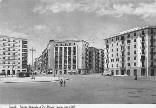 Cartolina Napoli Piazza Medaglie d'Oro Vomero animata anni '50