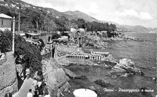 Cartolina Nervi passeggiata a mare spiaggia stabilimenti balneari 1958