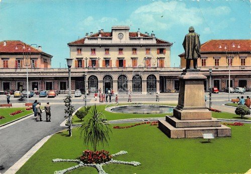 Cartolina Novara Stazione Ferroviaria animata Timbro PT 1965 | Immagine principale