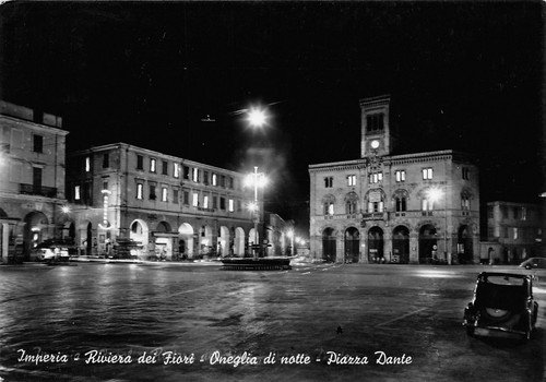 Cartolina Oneglia Piazza Dante notturno auto d'epoca 1956