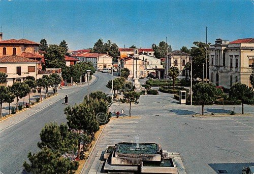 Cartolina Ormelle Piazza Vittoria