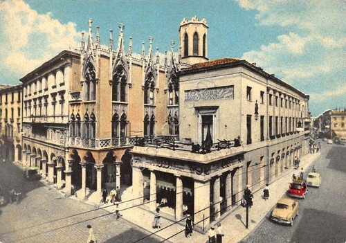Cartolina Padova Caffè Pedrocchi auto d'epoca | Immagine principale