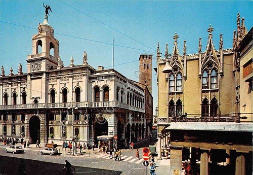 Cartolina Padova Palazzo Municipale e Caffè Pedrocchi | Immagine principale